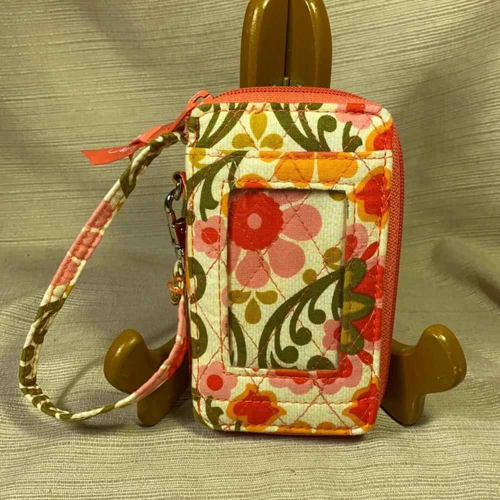 Vera Bradley almost NEW wristlet/wallet - Picture 2 of 15
